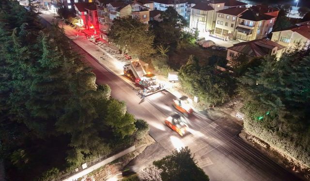Arifiye Atatürk Caddesi’nde Geceden Sabaha Uzanan Asfalt Mesaisi