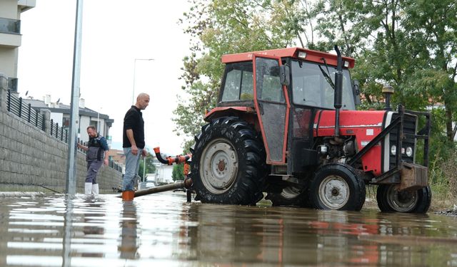Serdivan’da Yağış Sonrası Çalışmalar Devam Ediyor
