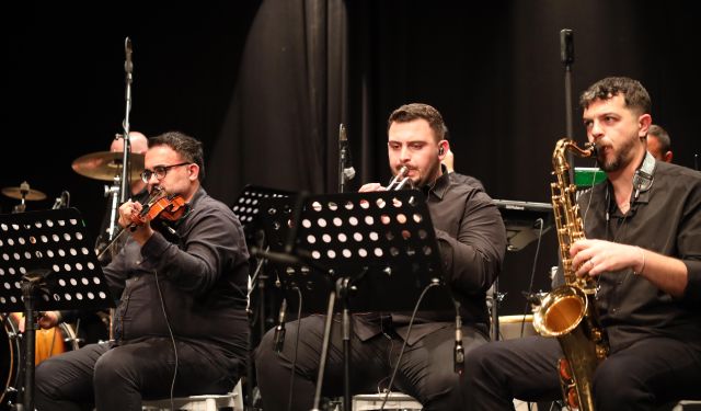 Zeki Müren’in Unutulmaz Şarkıları AKM’de Yankılandı