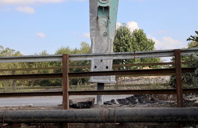 Söğütlü’de Köprü Yıkıldı, Güçlü Yapı İçin Çalışmalar Başladı
