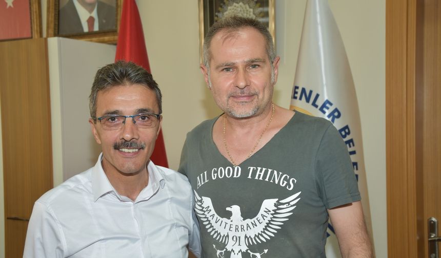 Başkan Dinç Ses Sanatçısı Akif Yener’i Belediyede Ağırladı