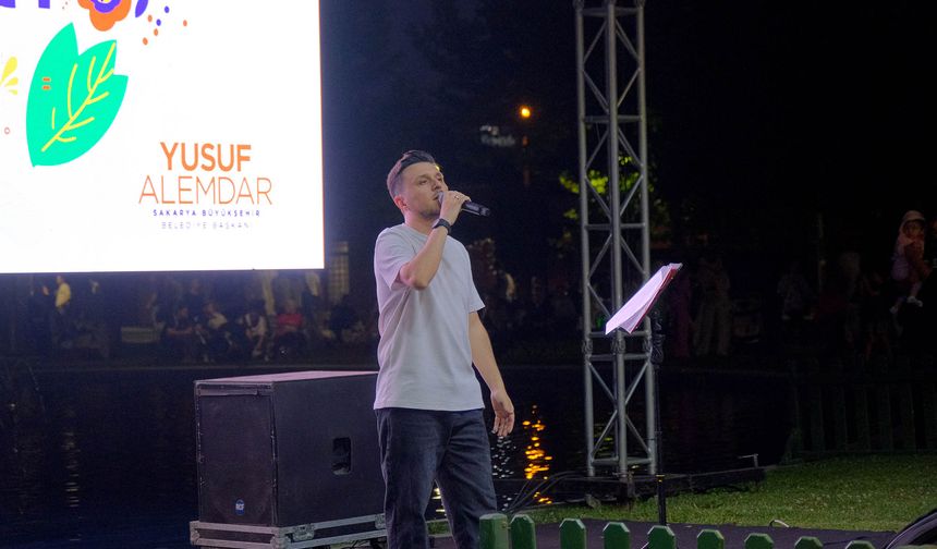 ‘Yaz Seninle Güzel’ Konser Rüzgarında Emir Şamur Coşkusu