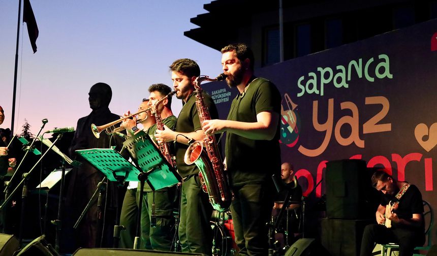 “Yaz Seninle Güzel” Konserleri Unutulmaz Bir Gece Yaşattı
