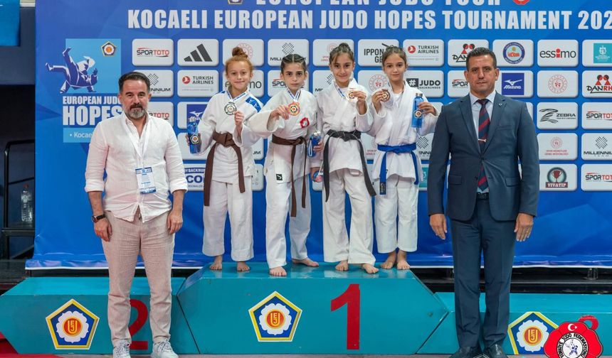 Büyükşehir Sporcuları Başarılarına Devam Ediyor