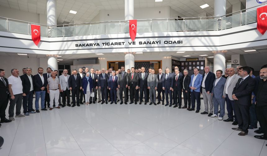 Bakan Bayraktar SATSO'da Sakarya İş Dünyası ile Bir Araya Geldi