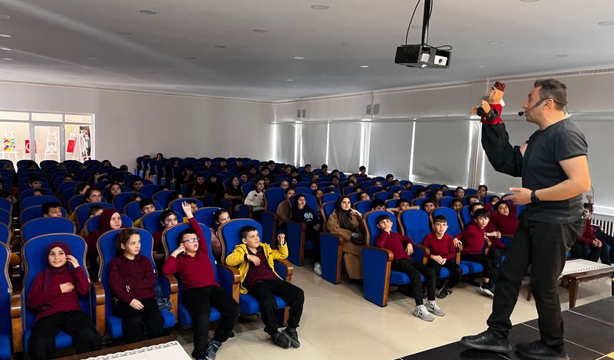 Taraklı’da “Çok Bilmiş İbiş” Gösterisi Büyük İlgi Gördü