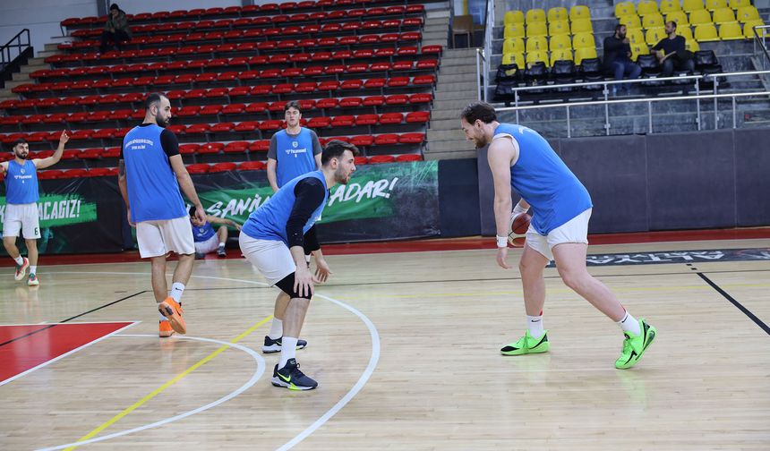 Büyükşehir Basketbolcularından Salonu Dolduralım Çağrısı