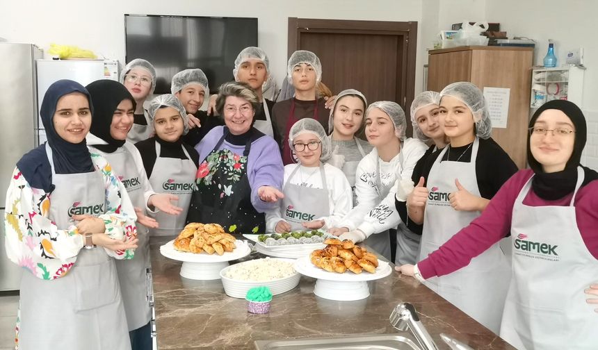 Anne, Çocuk ve Sanat Üçlemesiyle Unutulmaz Ara Tatil