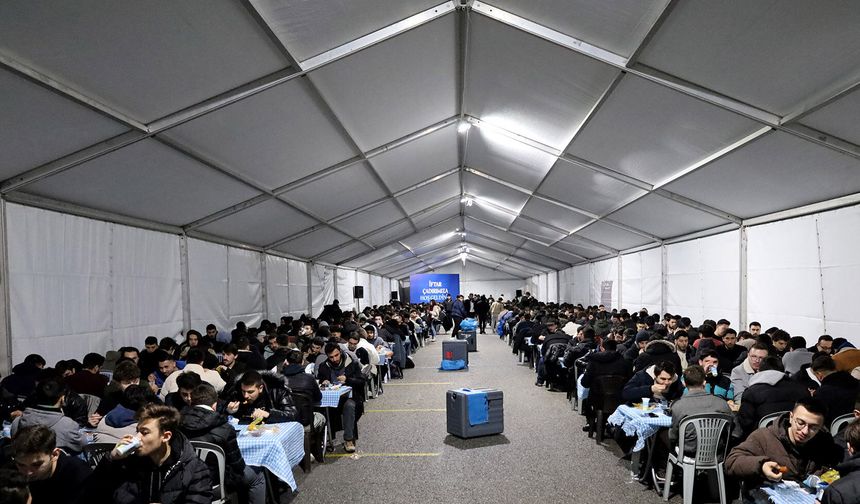 Ramazan'da 90 Bin Kişilik İftar Yemeği Büyükşehir Kazanlarında Pişiyor