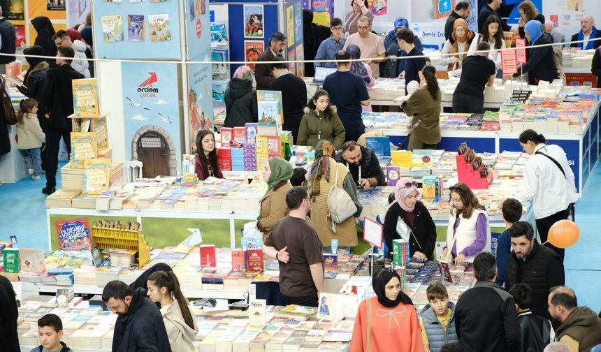 Şehrin Kalbi Kitapla Atıyor: Serdivan’da 3 Günde Binlerce Yürek Buluştu