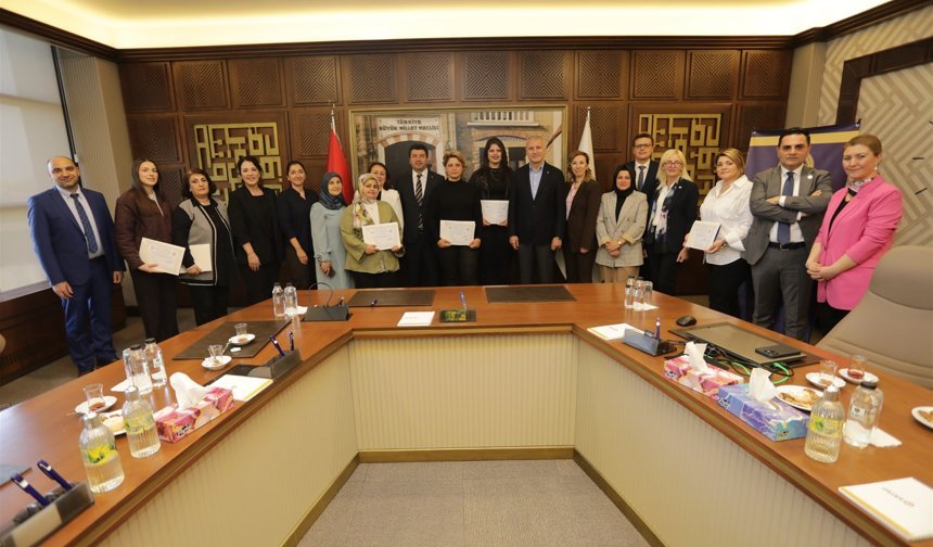 Eğitimlerini Tamamlayan Kursiyerlere Sertifikaları Takdim Edildi