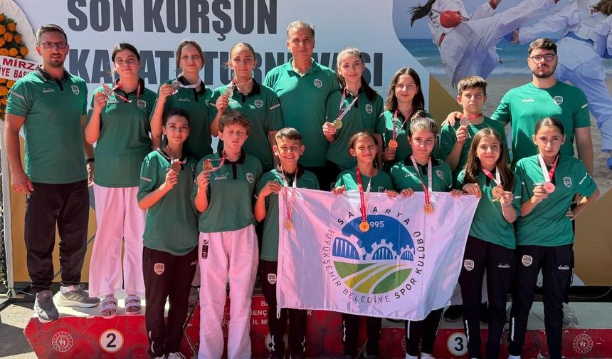 Büyükşehirli Sporculardan Madalya Yağmuru