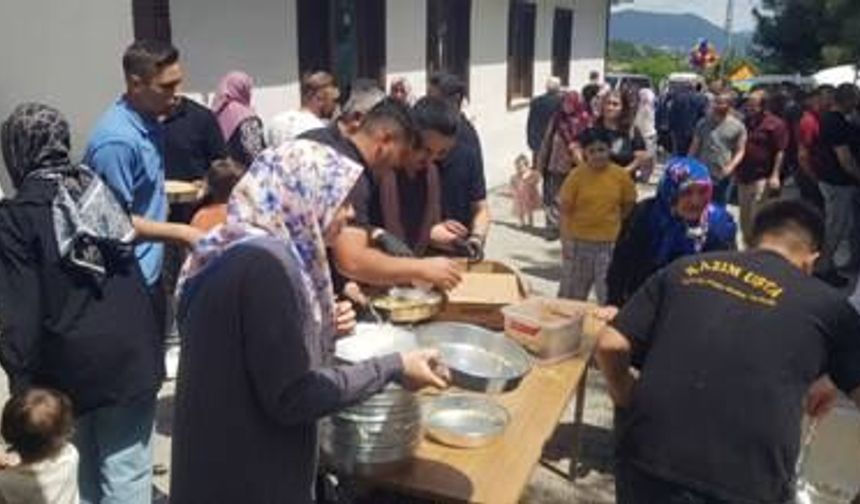 Taraklı Kemaller Mahallesi’nde Geleneksel Hıdırellez Pilavına Yoğun İlgi