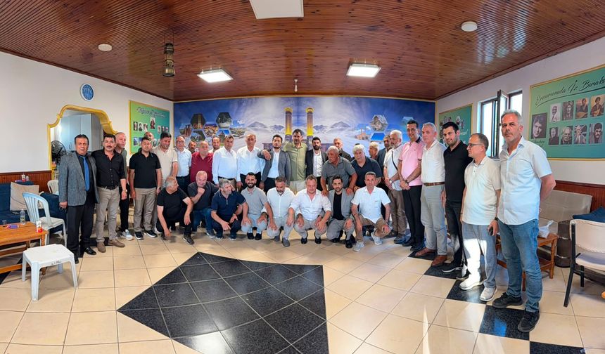 Sakarya Erzurumlular Derneği'nde Güven Tazelendi; Dursun Murat Ak Yeniden Başkan Seçildi
