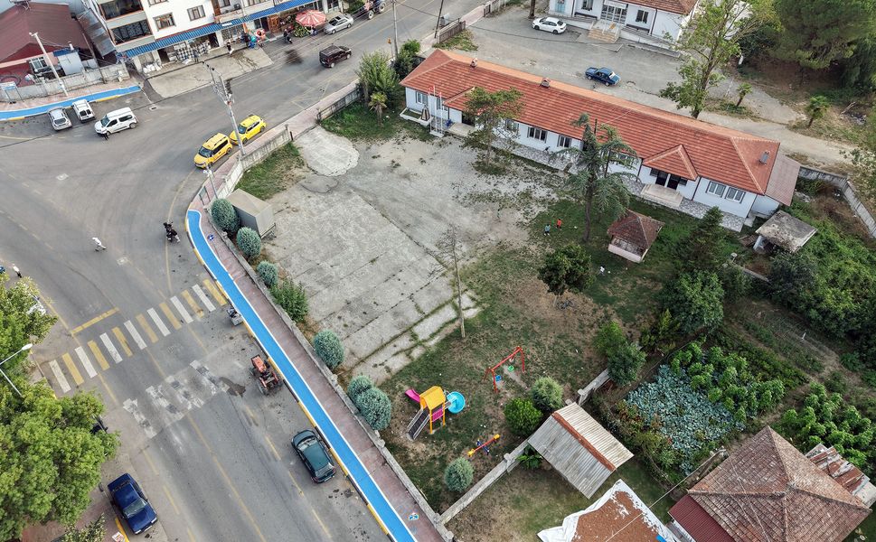 Büyükşehir’den Karapürçek Hocaköy’e Yeni Bir Meydan