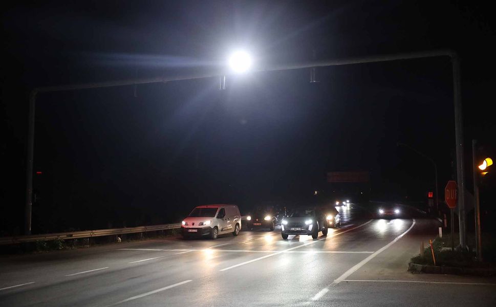 Şehirdeki Karanlık Kavşaklara Büyükşehir Dokunuşu